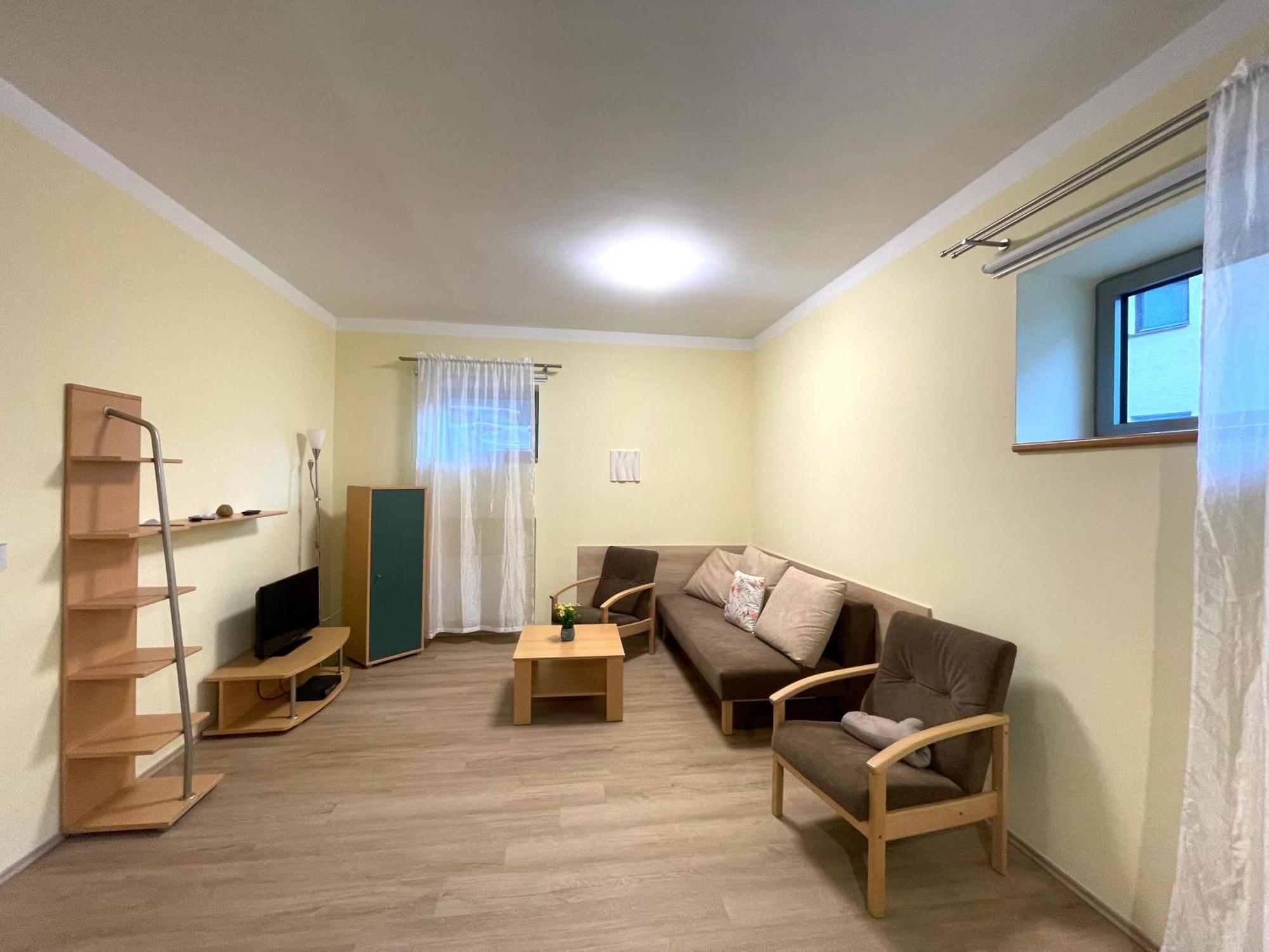 Apartmany Ados ฮาร์ราคอฟ ภายนอก รูปภาพ