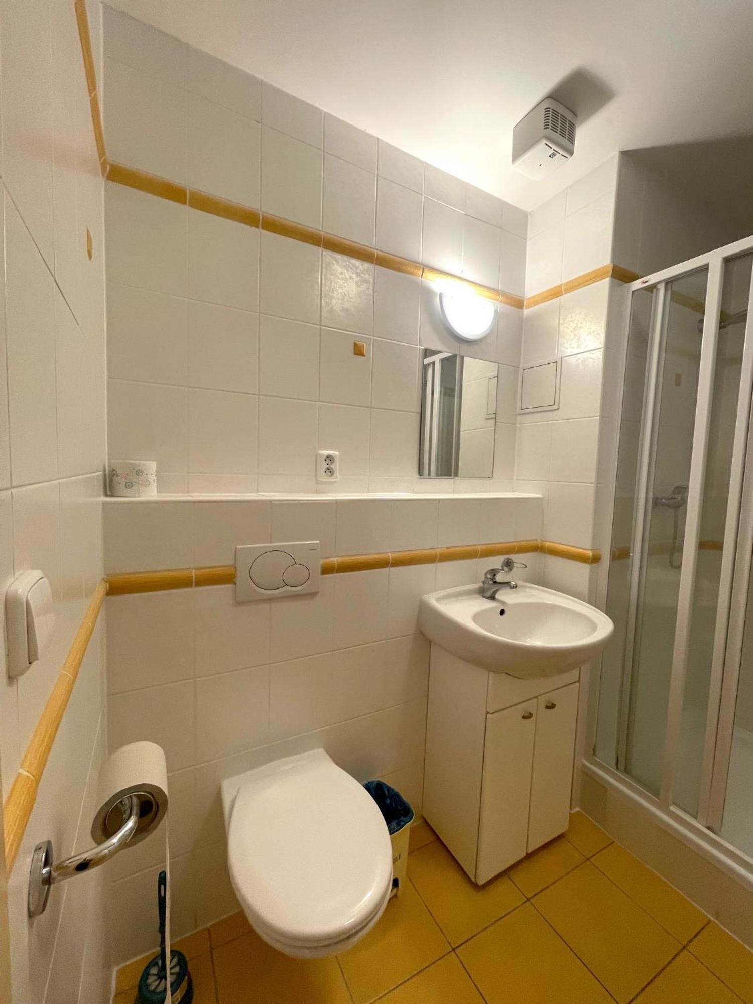 Apartmany Ados ฮาร์ราคอฟ ภายนอก รูปภาพ